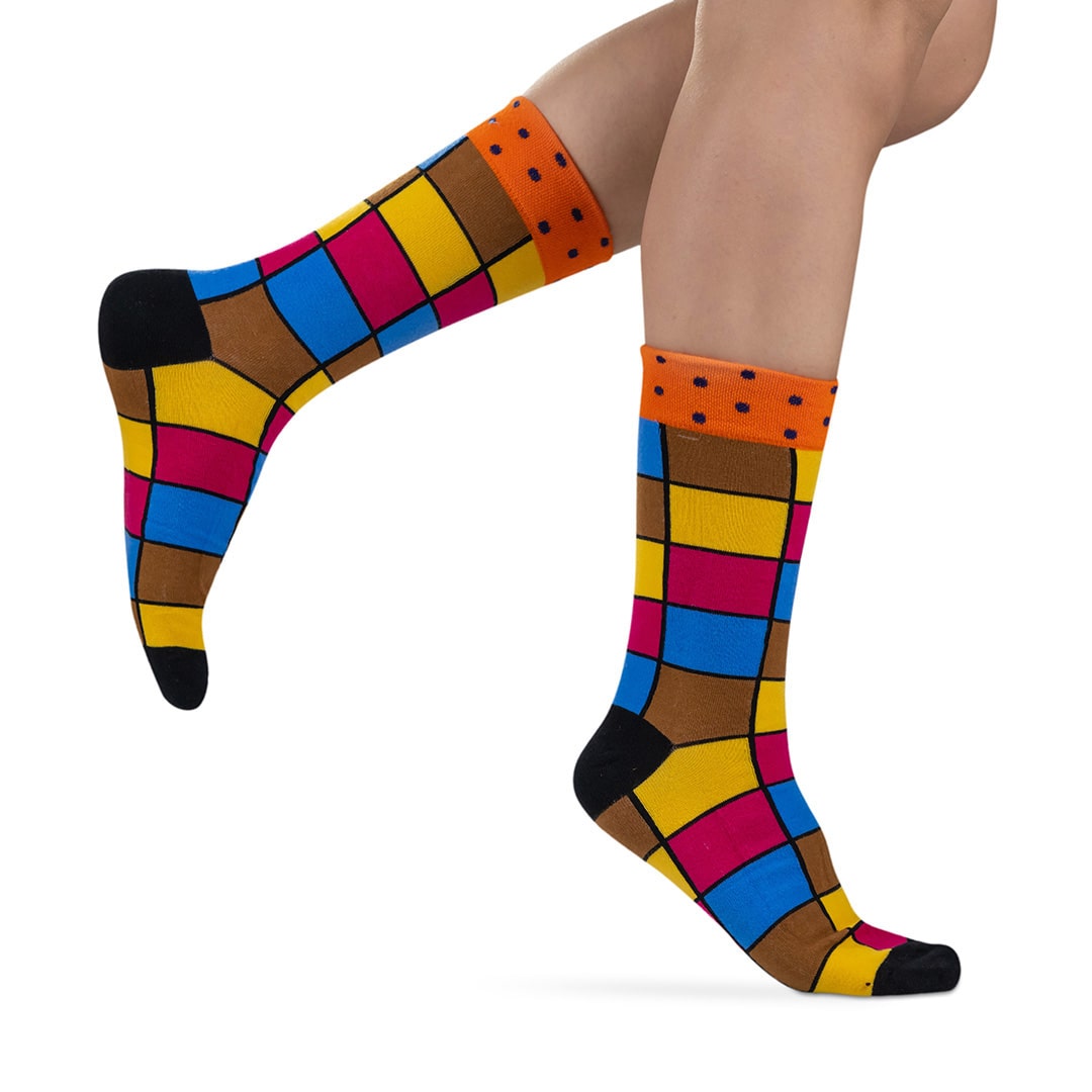Шарени чорапи на квадрати